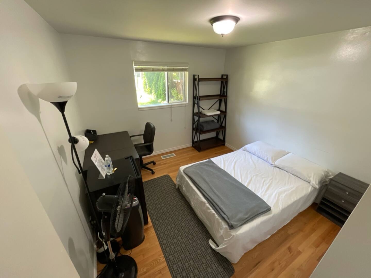 Kennydale Room 2 — photo 1